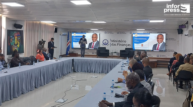 La economía caboverdiana no tiene la estructura para tener un crecimiento del 15 al 17% – Gobernador del BCV