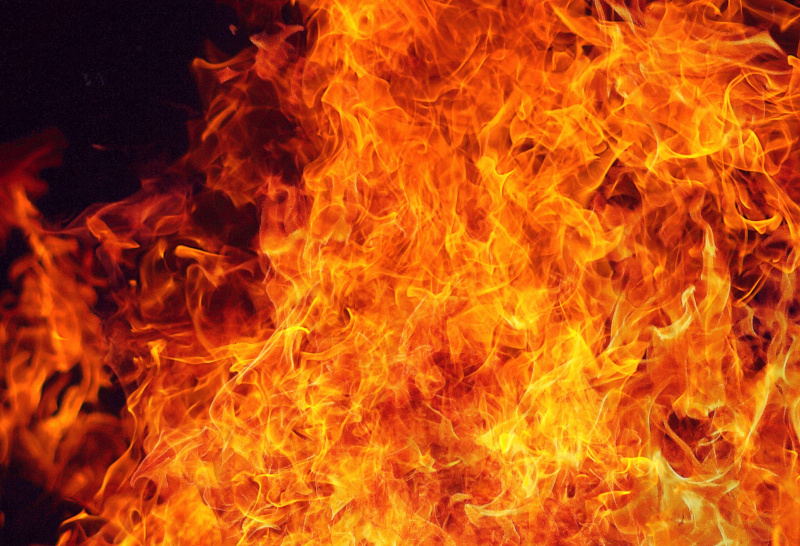 (CC0 Public Domain/https://www.publicdomainpictures.net/en/view-image.php?image=429390&picture=fire-flames-bonfire-bonfire)