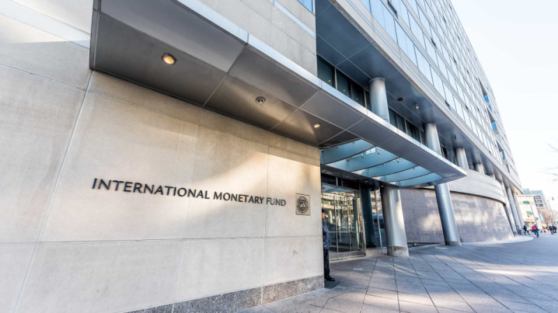 El FMI revisa al alza el crecimiento económico mundial hasta el 3,3% en 2025